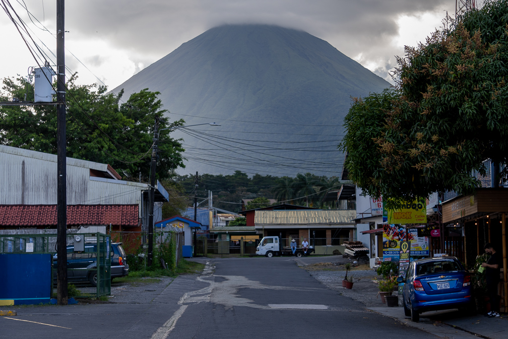 Le volcan Arenal a souvent la tête dans les nuages